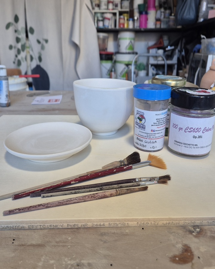 DECORAZIONE PIATTINO CON COLORI PER CERAMICA