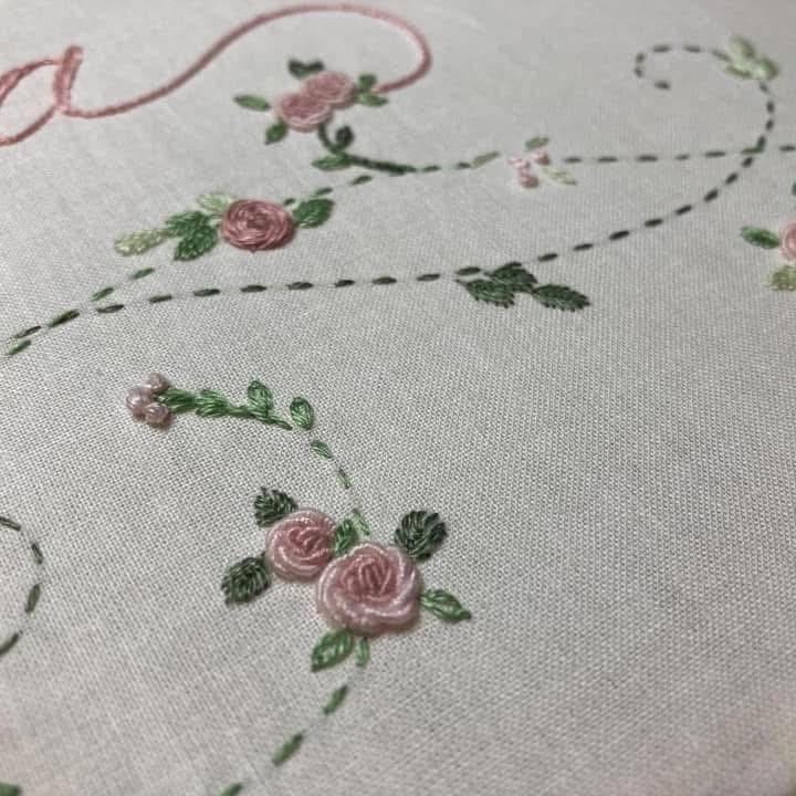 PUNTI DEL RICAMO MODERNO E ROSELLINE A PUNTO VAPORE