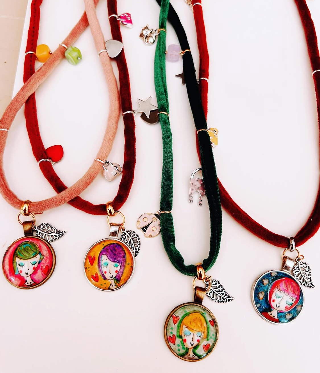 CREA BIJOUX ILLUSTRATO