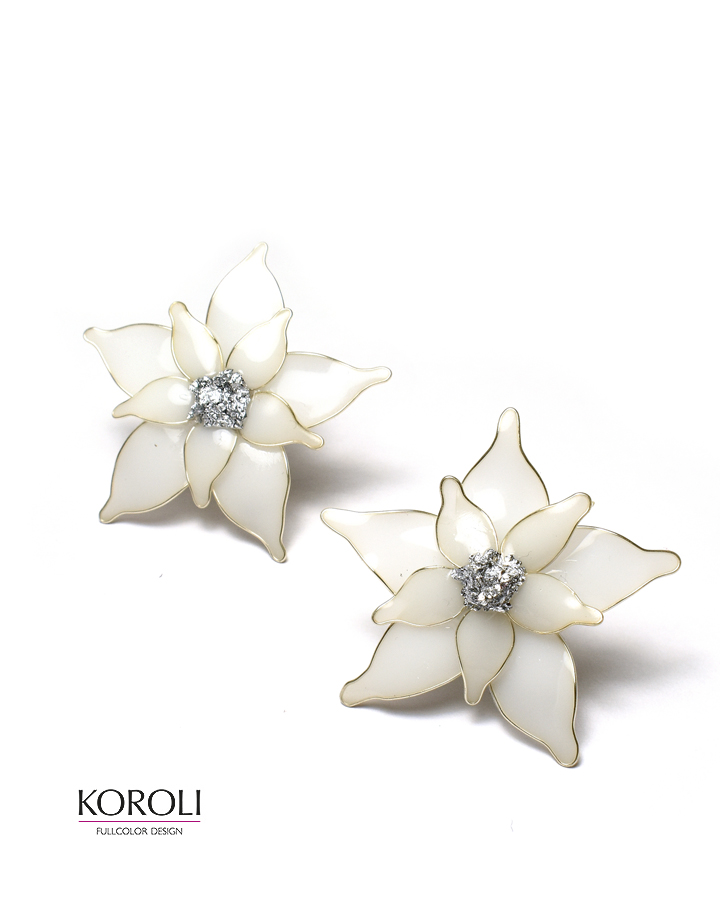 Christmas star earrings in resin and metal wire