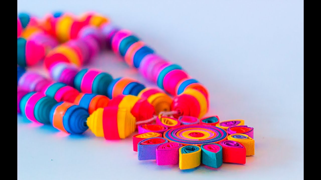 Una collana di carta