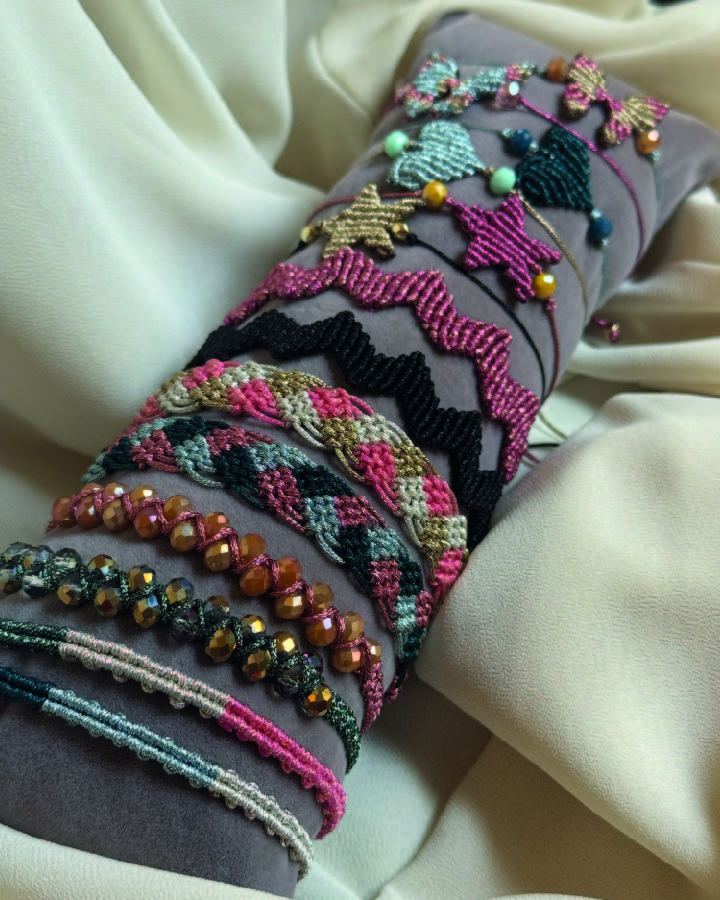 BRACCIALETTI IN MICRO MACRAMè