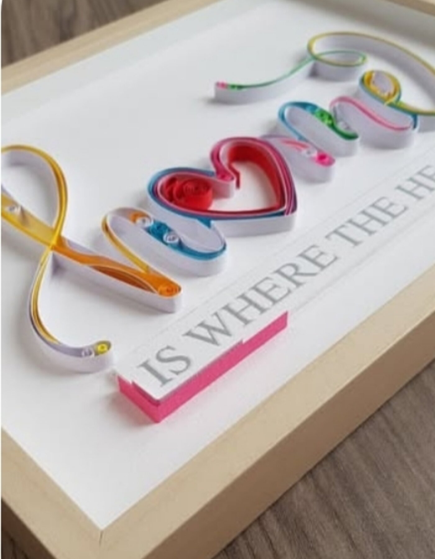 Home in corsivo: Quilling Typography