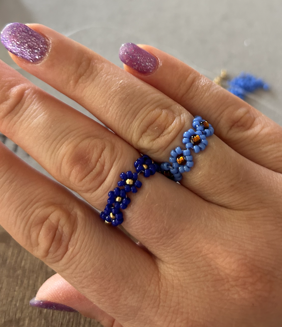 Anello di perline a fiori su misura