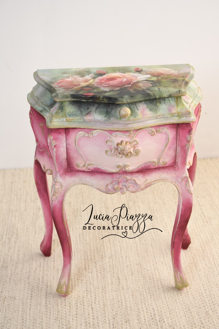 Decora il tuo mobile con diverse tecniche