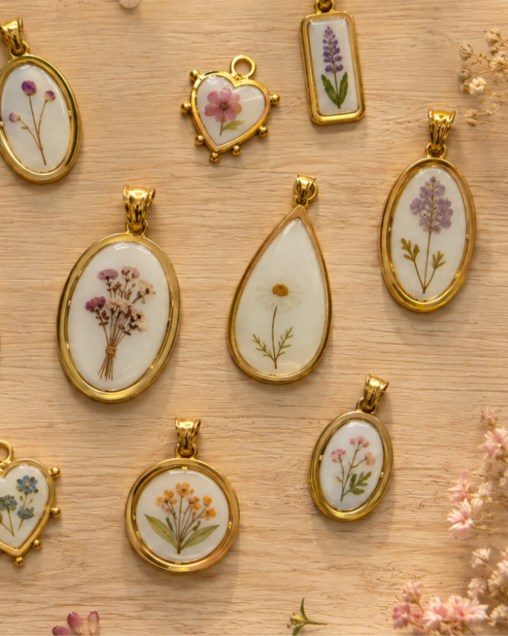 CREA IL TUO CIONDOLO IN RESINA E FIORI