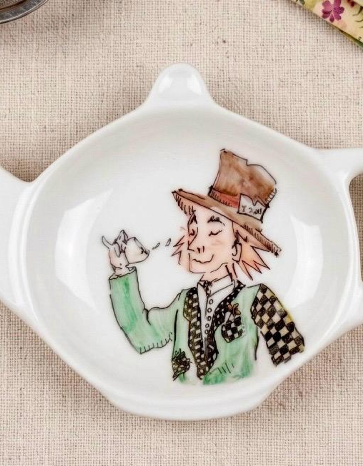 Painting on porcelain
