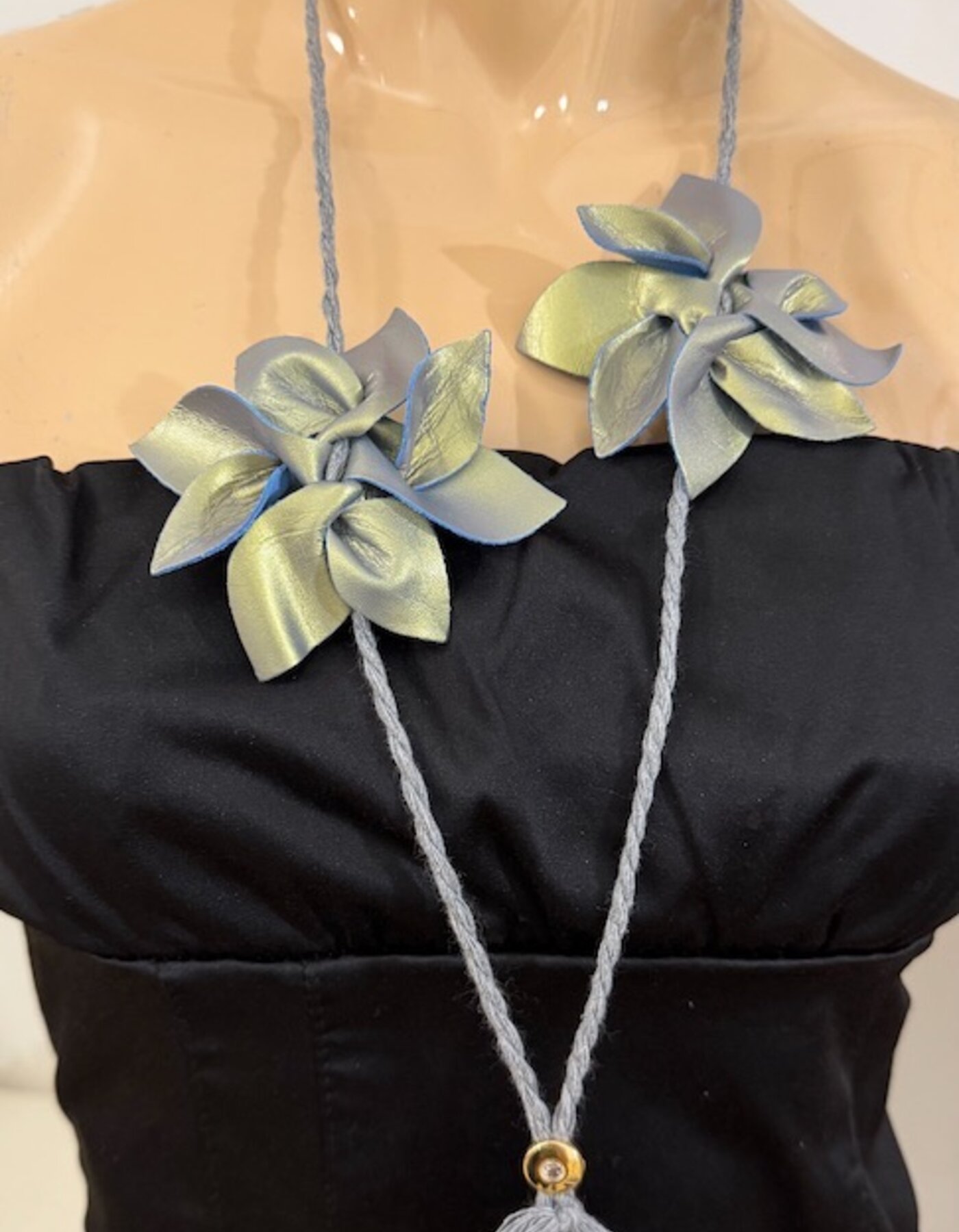 COLLANA A DUE FIORI