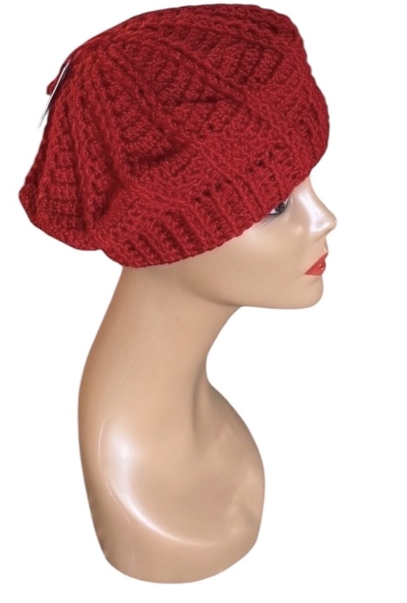 CAPPELLO BASCO ALL'UNCINETTO