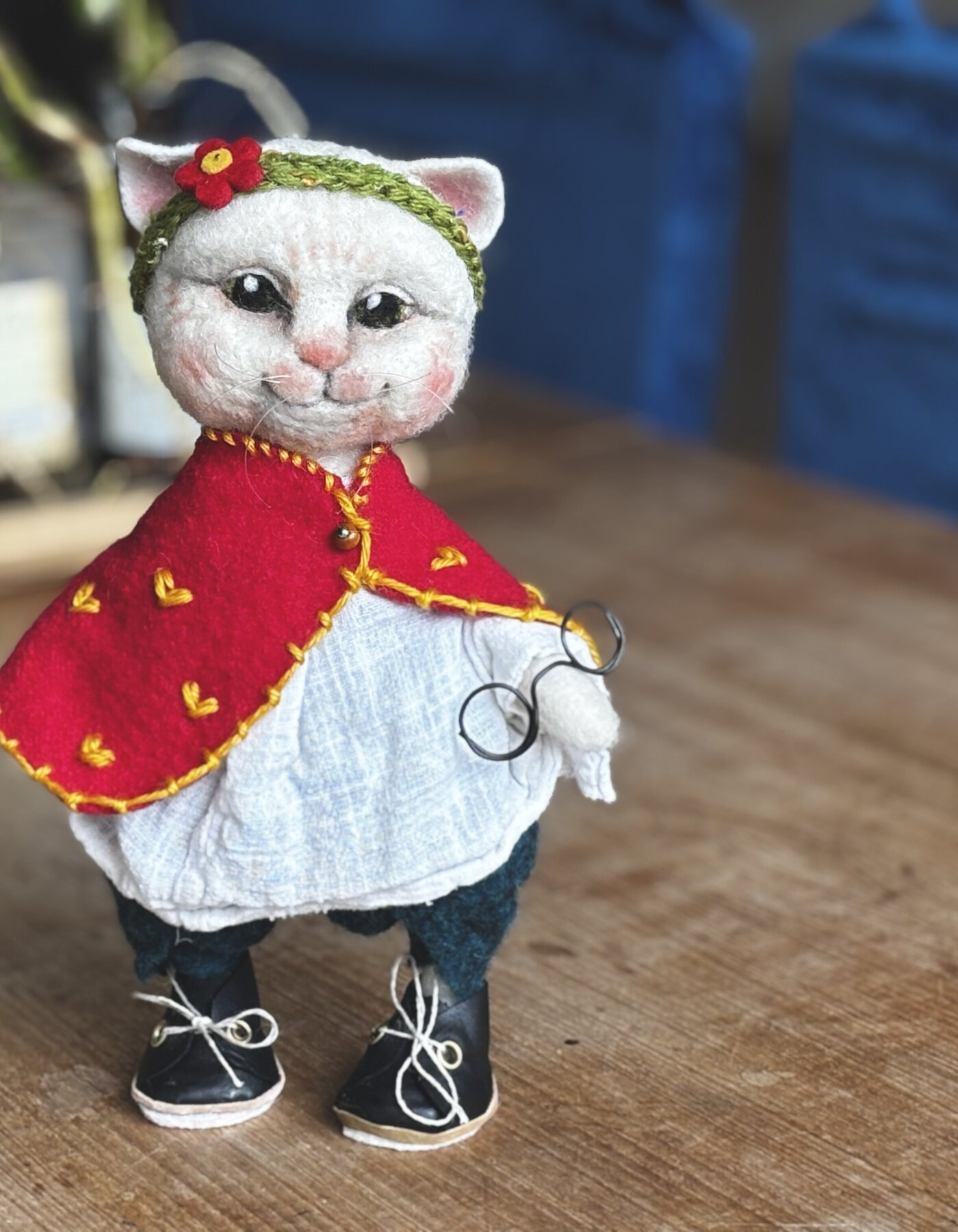 Needle felting cat sculpture