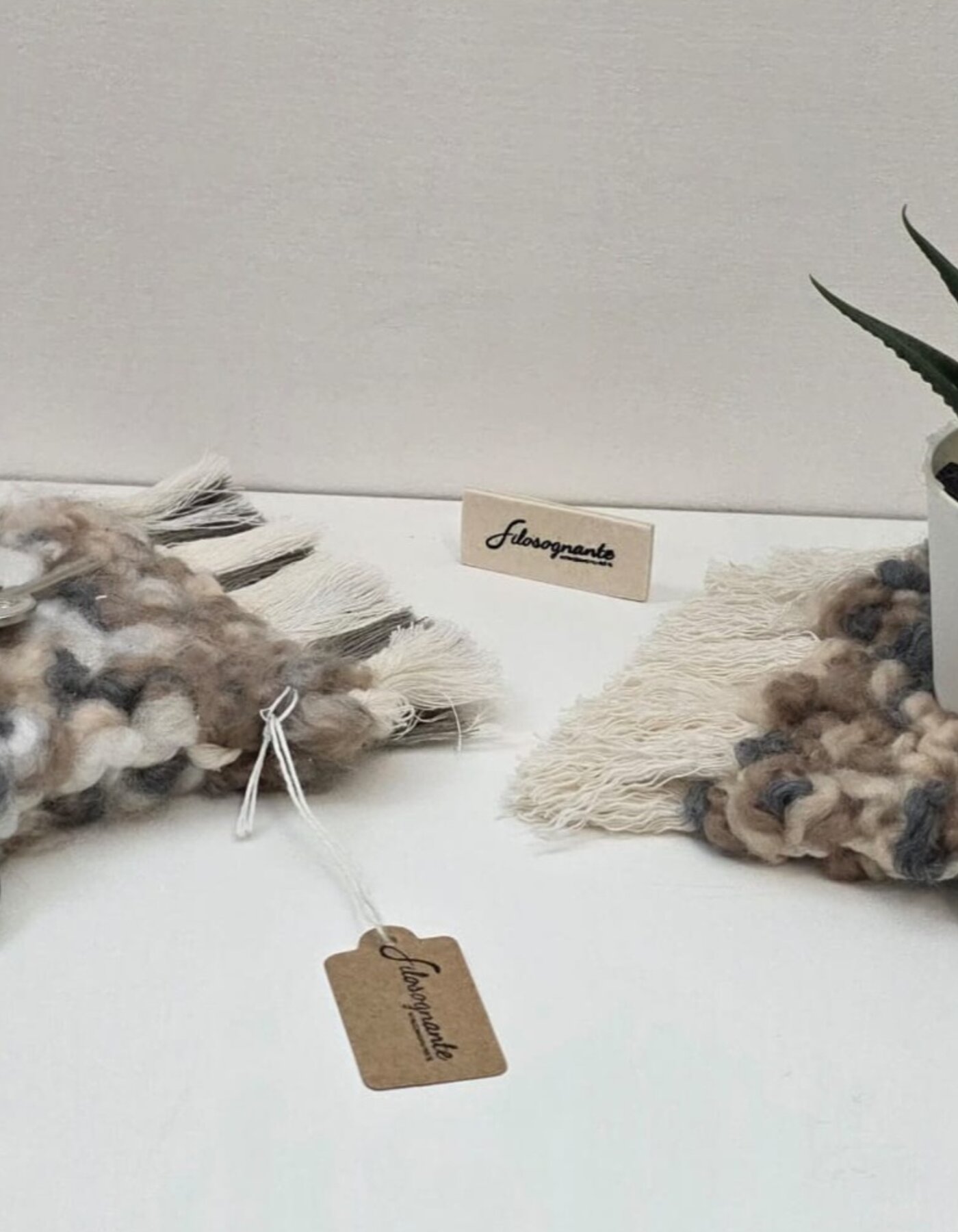 "SVUOTATASCHE" in macramè