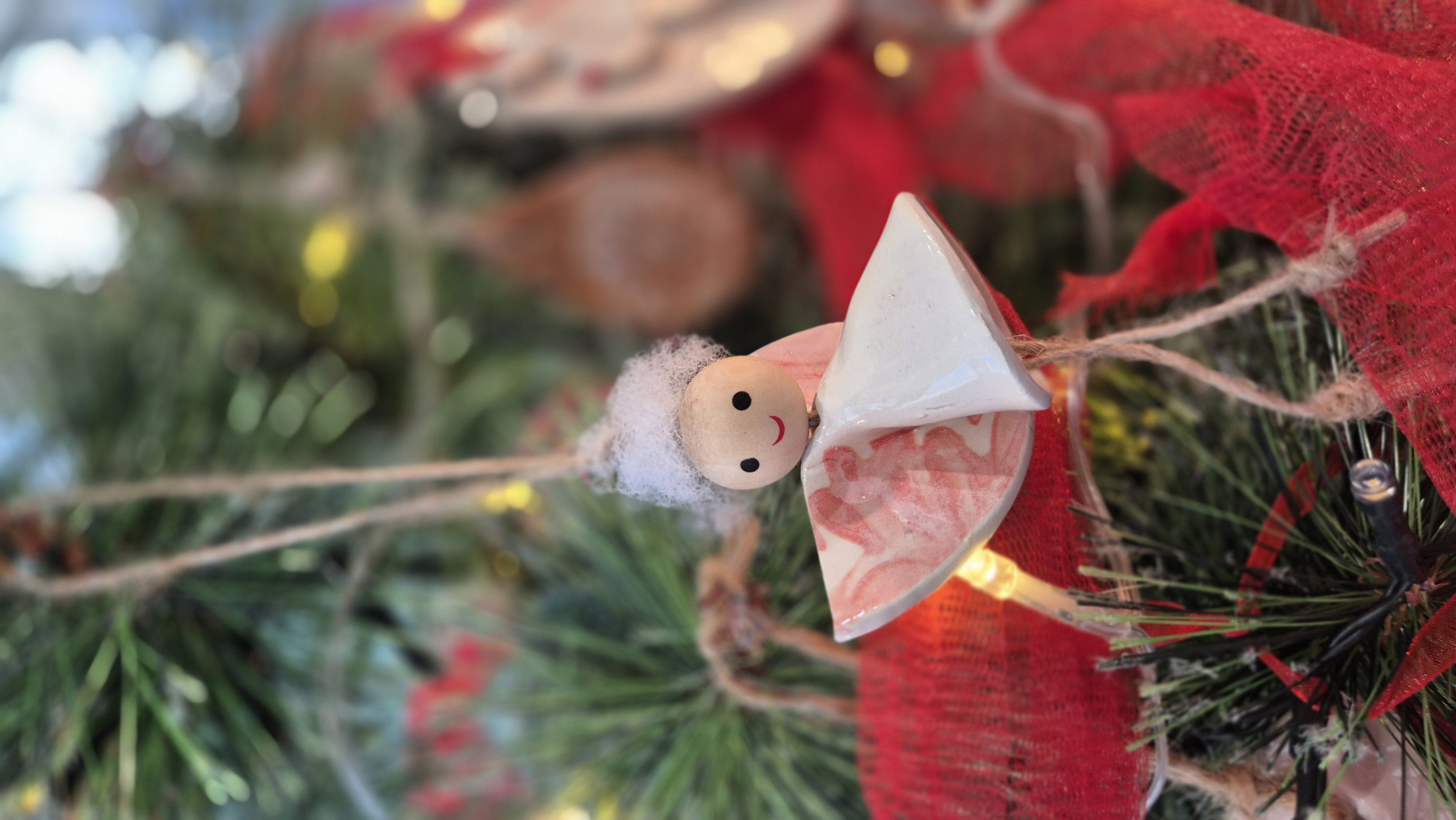 creazione angioletti in ceramica bianca