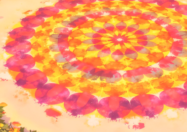 DRAWING AND PAINTING su carta tessuti oggetti