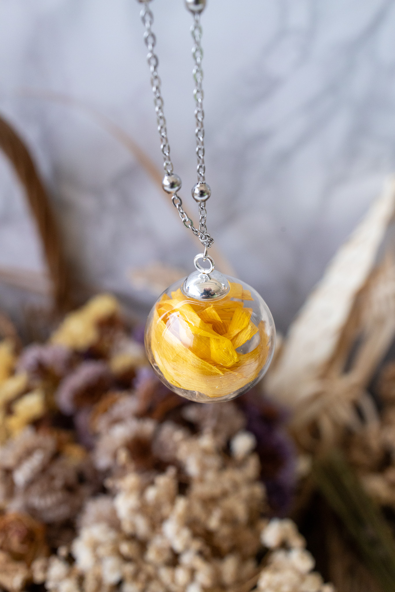 CREAZIONE COLLANA AMPOLLA CON FIORI VERI