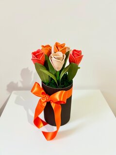 Fiori eterni e sostenibili in filigrana di carta