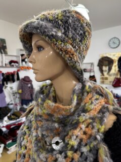 CREAZIONI ARTIGIANALI ALL'UNCINETTO