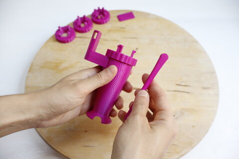 Tina – Manual Knitting Mill